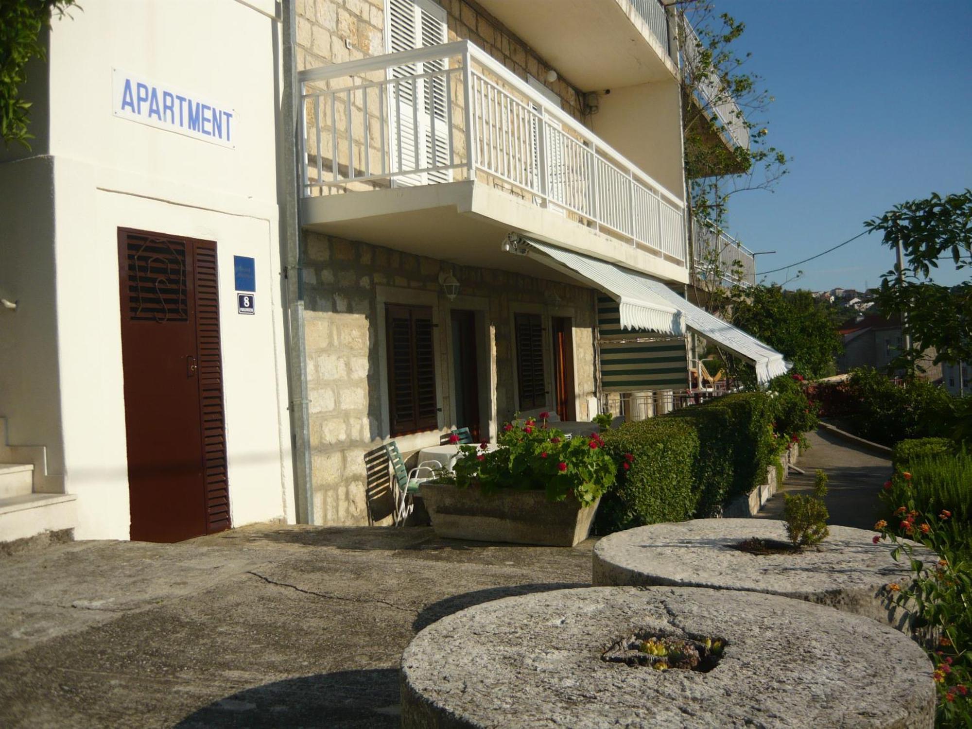 Mila Apartment *